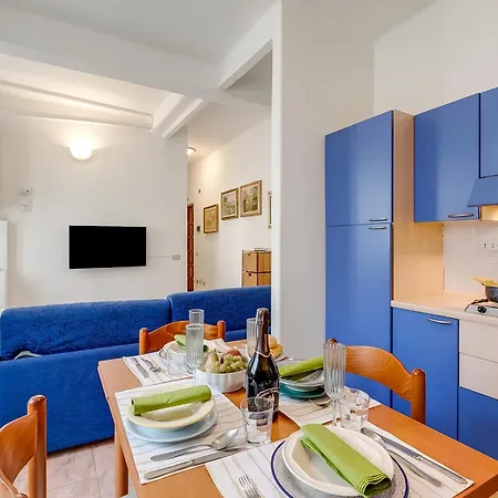Seaside Binario Blu 500 M Dal Mare - Happy