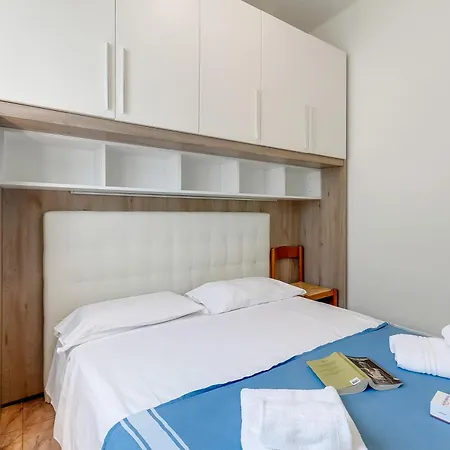 Seaside Binario Blu 500 M Dal Mare - Happy *